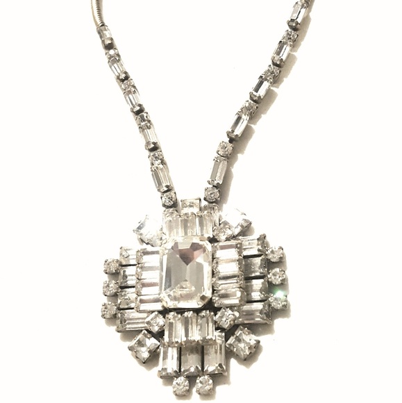 Jewelry - Elegant Silver Crystal Statement Necklace Jewelry - Elegant Silver Crystal Statement Necklace